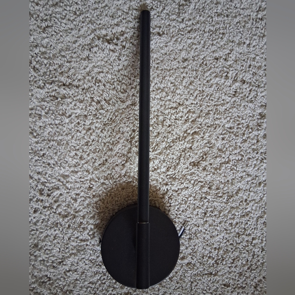 1-Light Black Modern LED Wall Sconce - Picture 2 of 6